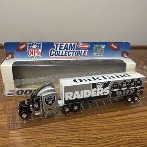 Oakland Raiders Fleer 2000 Team Collectible Series NFL Tractor Trailer Scale